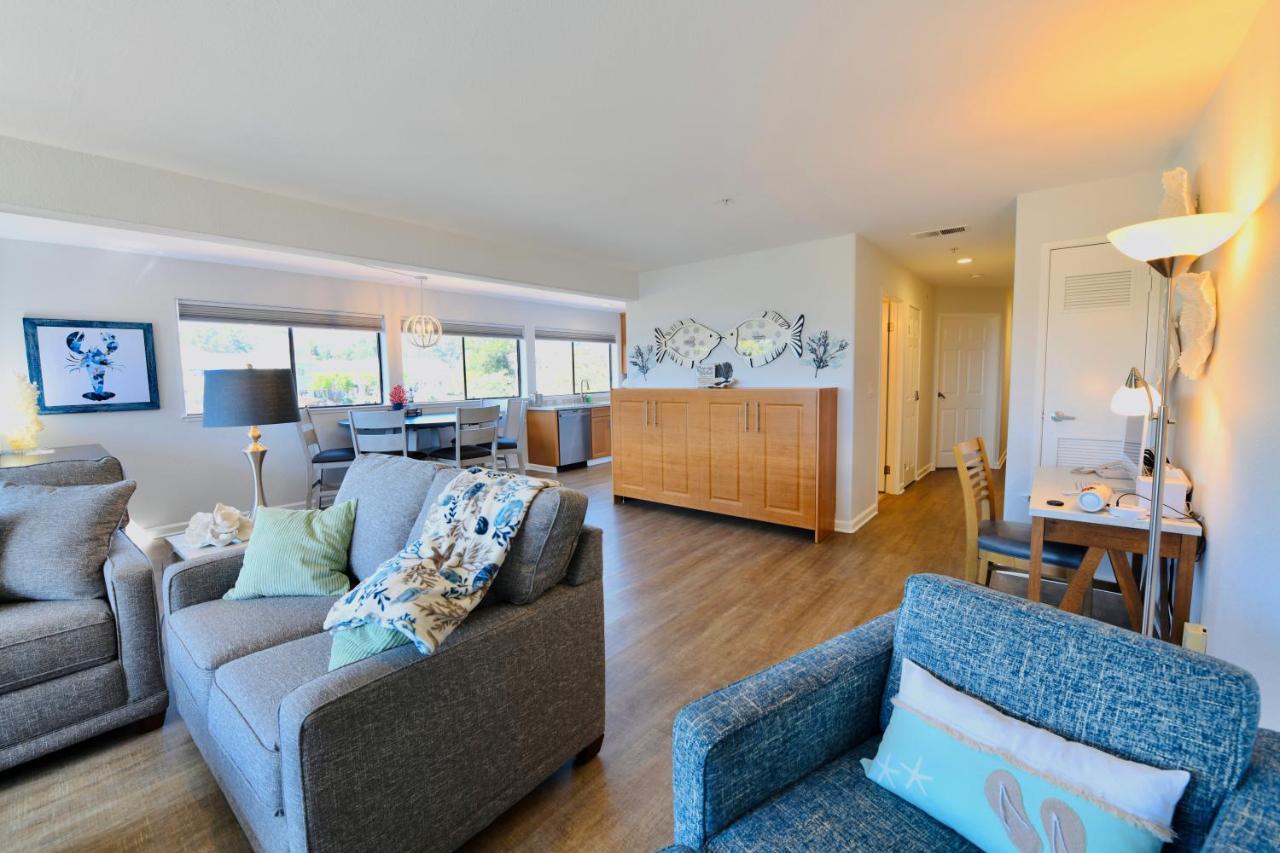 Royal - Ocean View - Heated Pools - Seascape's 1 Bedroom - 3 Beds - End Unit Apartment *
