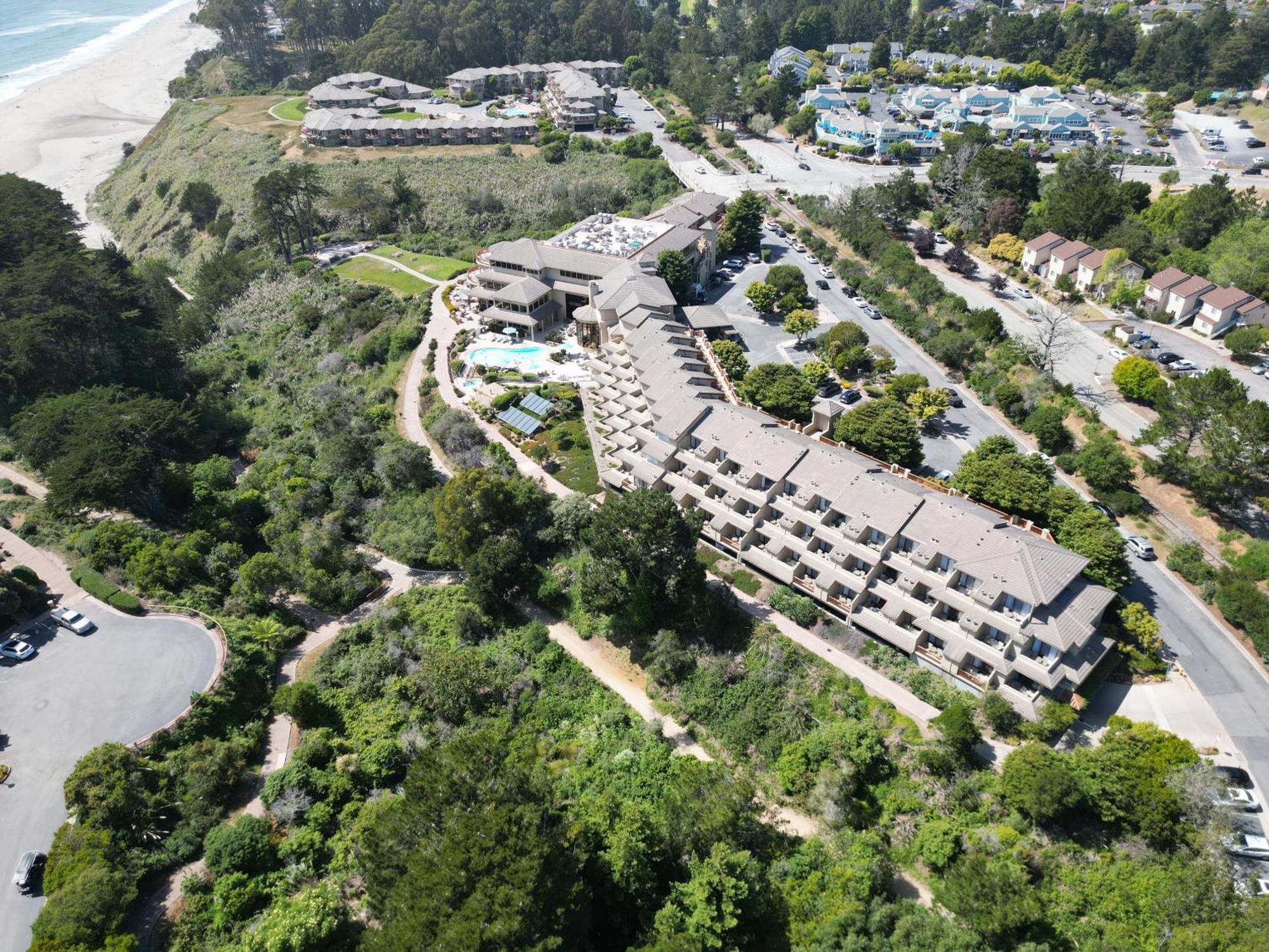 Royal - Ocean View - Heated Pools - Seascape's 1 Bedroom - 3 Beds - End Unit *