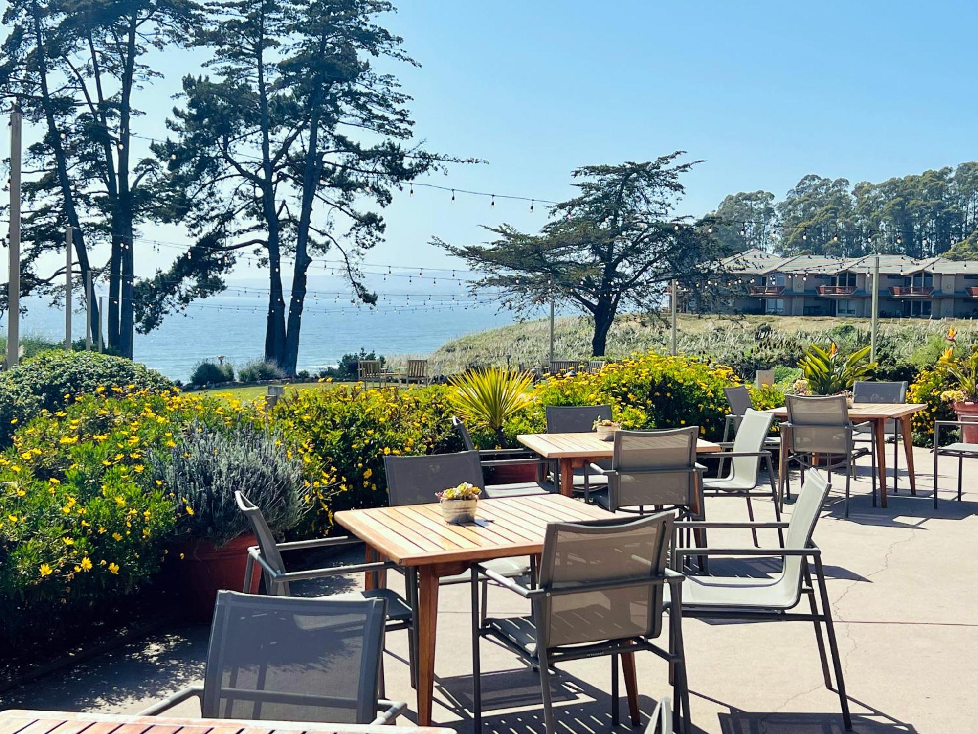 Royal - Ocean View - Heated Pools - Seascape's 1 Bedroom - 3 Beds - End Unit Apartment *